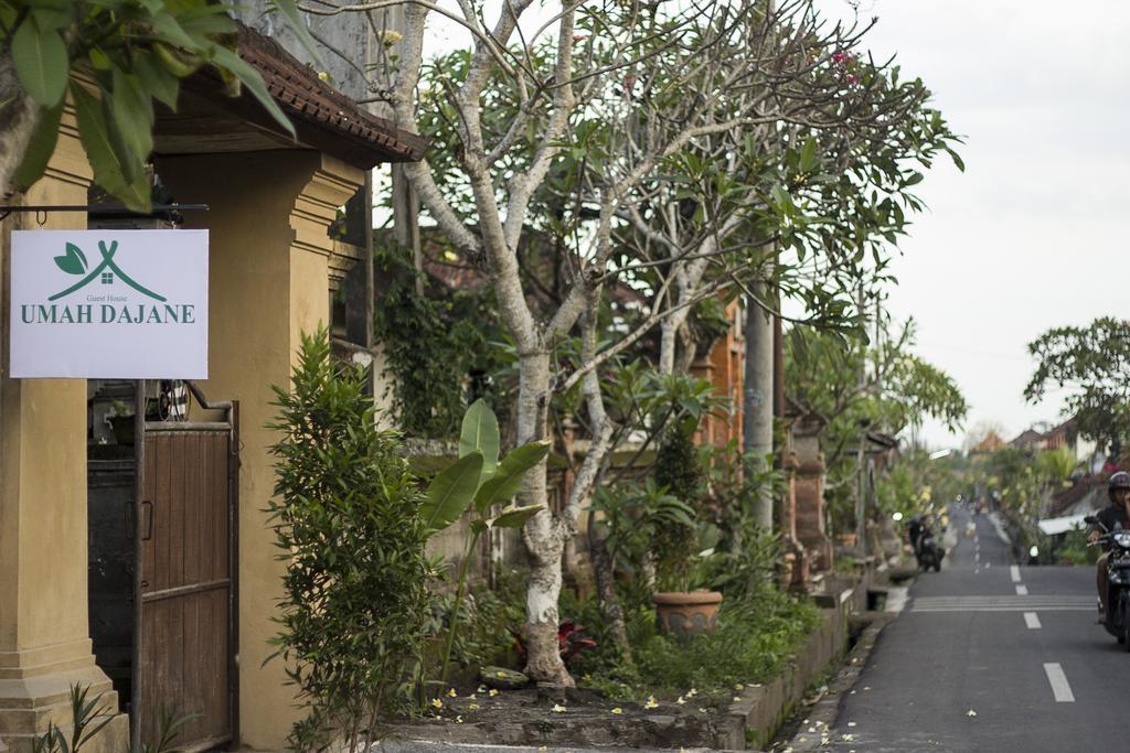 Umah Dajane Rumah tetamu