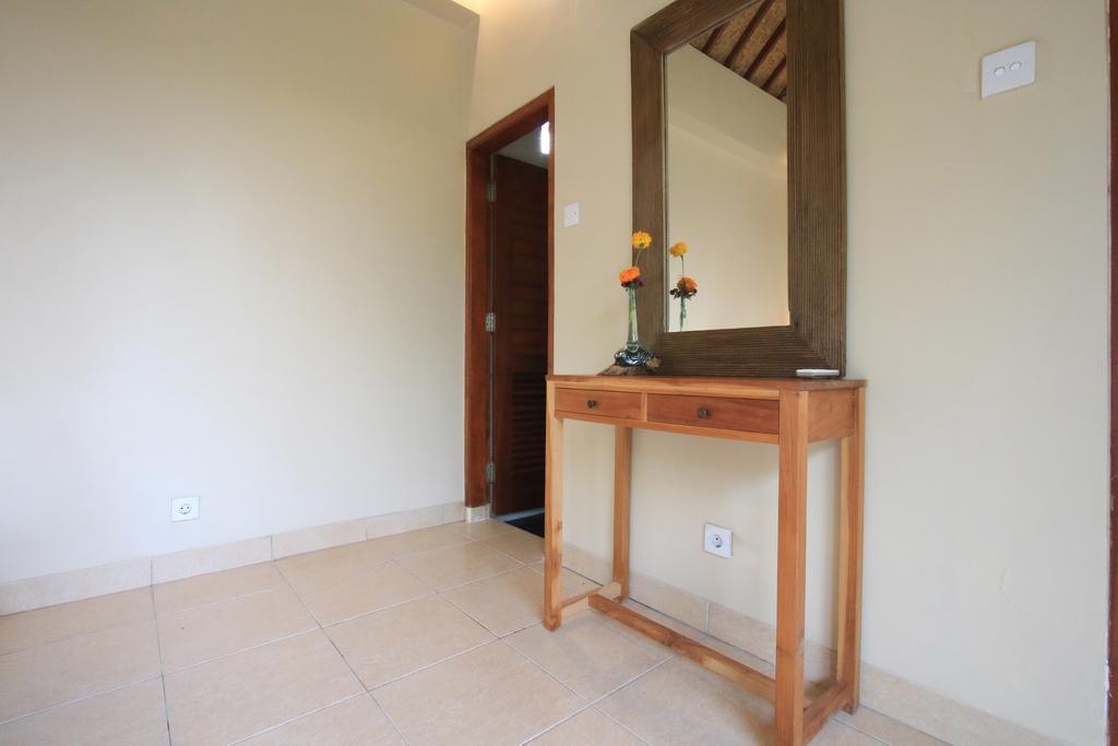 Tanggal Merah Guest house *