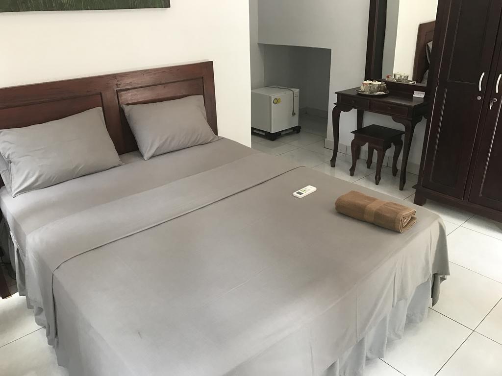 Santana Bali *