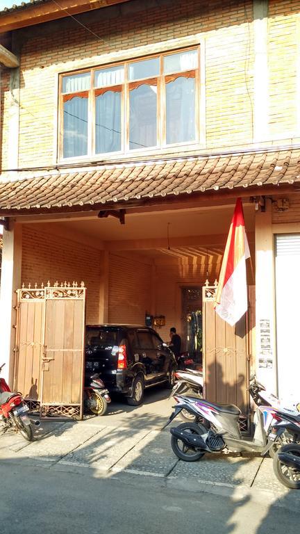 Budi 3*