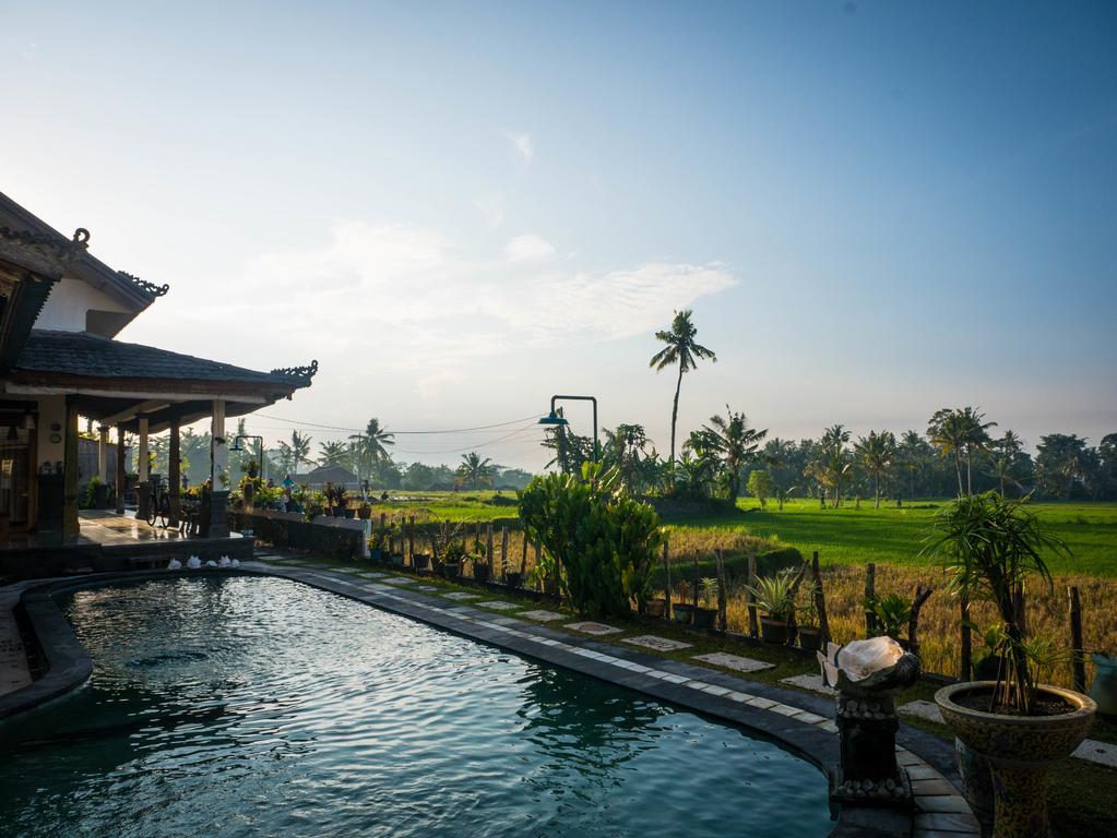 By Dorry Ubud (Bali)