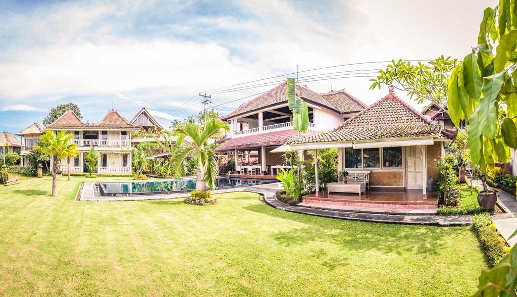 Hotel B Saya 3*