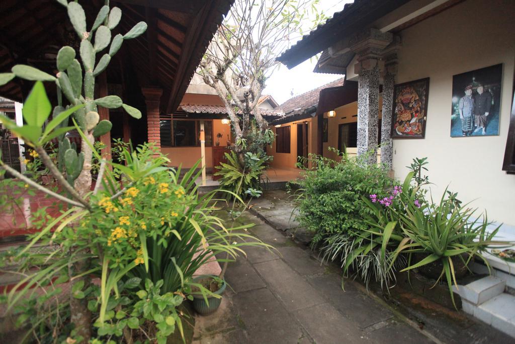 Liang House And 3*