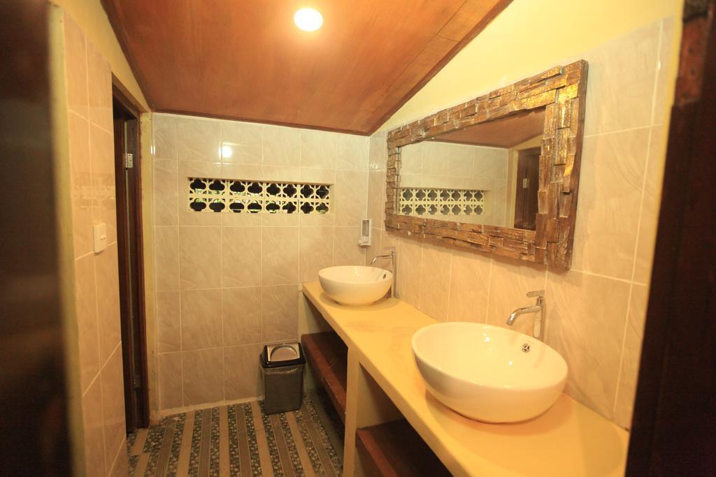 Liang House And 3*