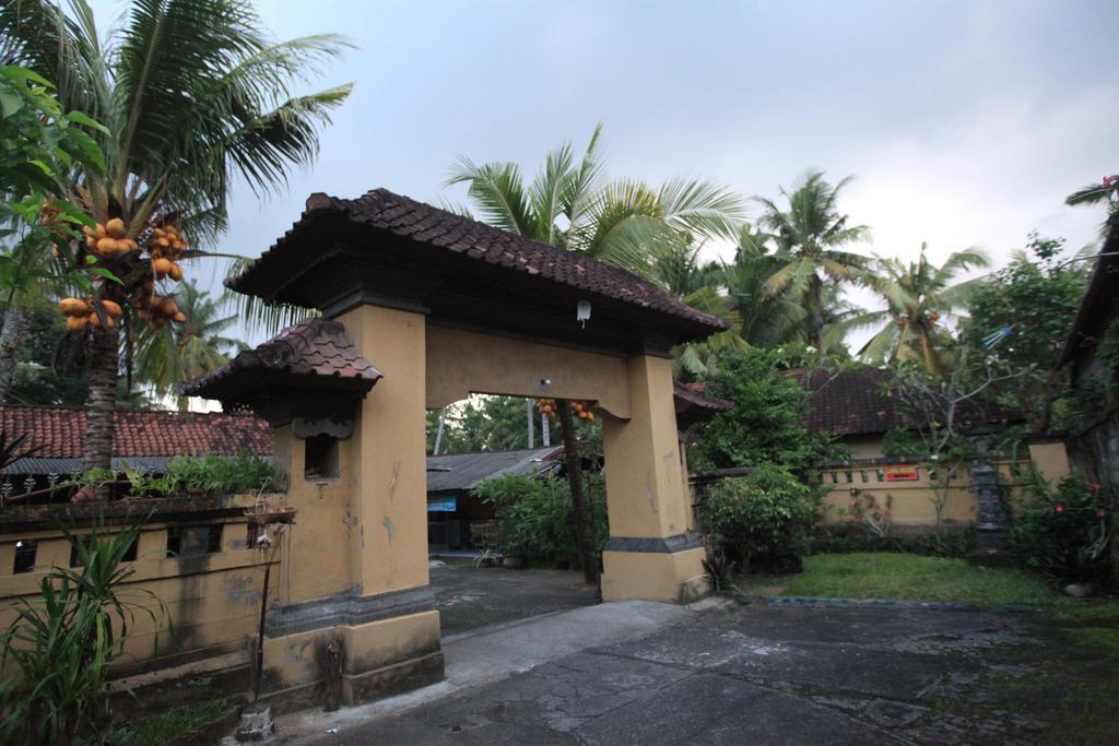 Wisma tamu Liang House And 3*