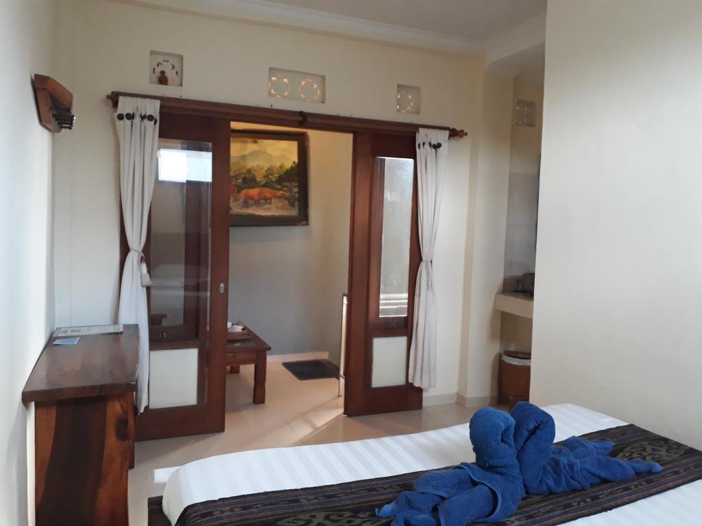 Guest house Adi House