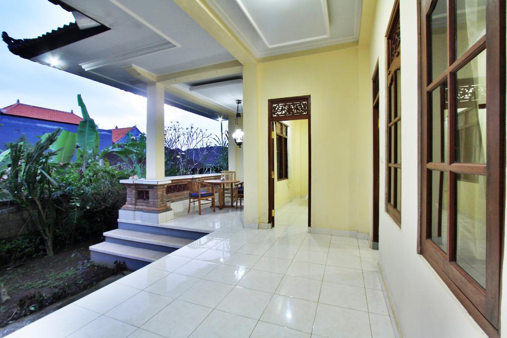 Pondok Gusti Homestay Redpartner
