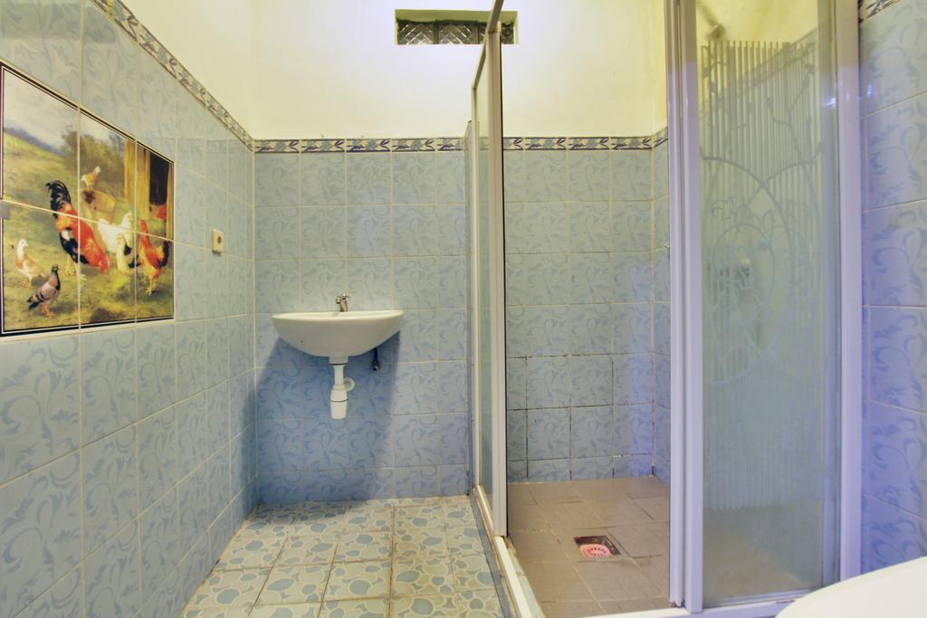 Pondok Gusti Homestay Redpartner Guest house *