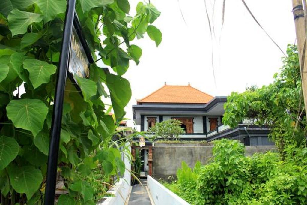 Rumah tetamu Lucky Family 2*