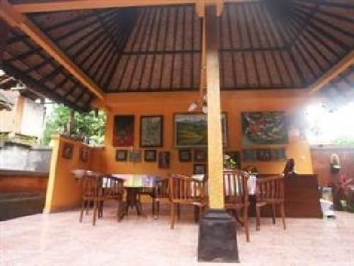 Wisma tamu Yuliati House