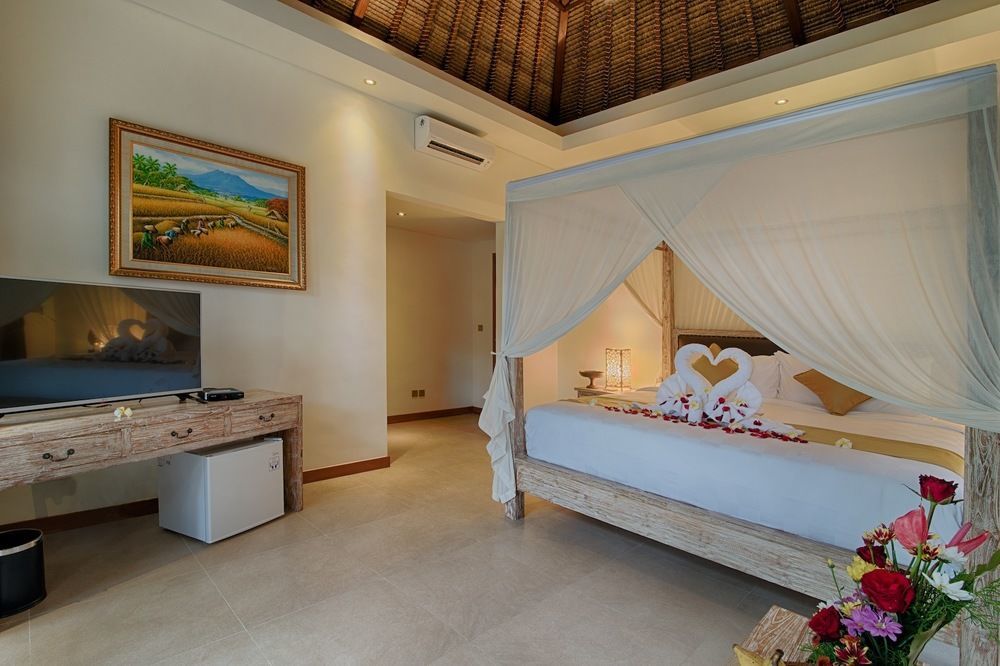 Anusara Luxury Villas *