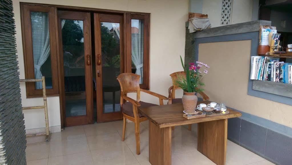 Adi House Guest house