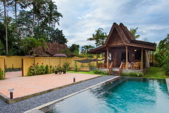 Puri Tupai 4*
