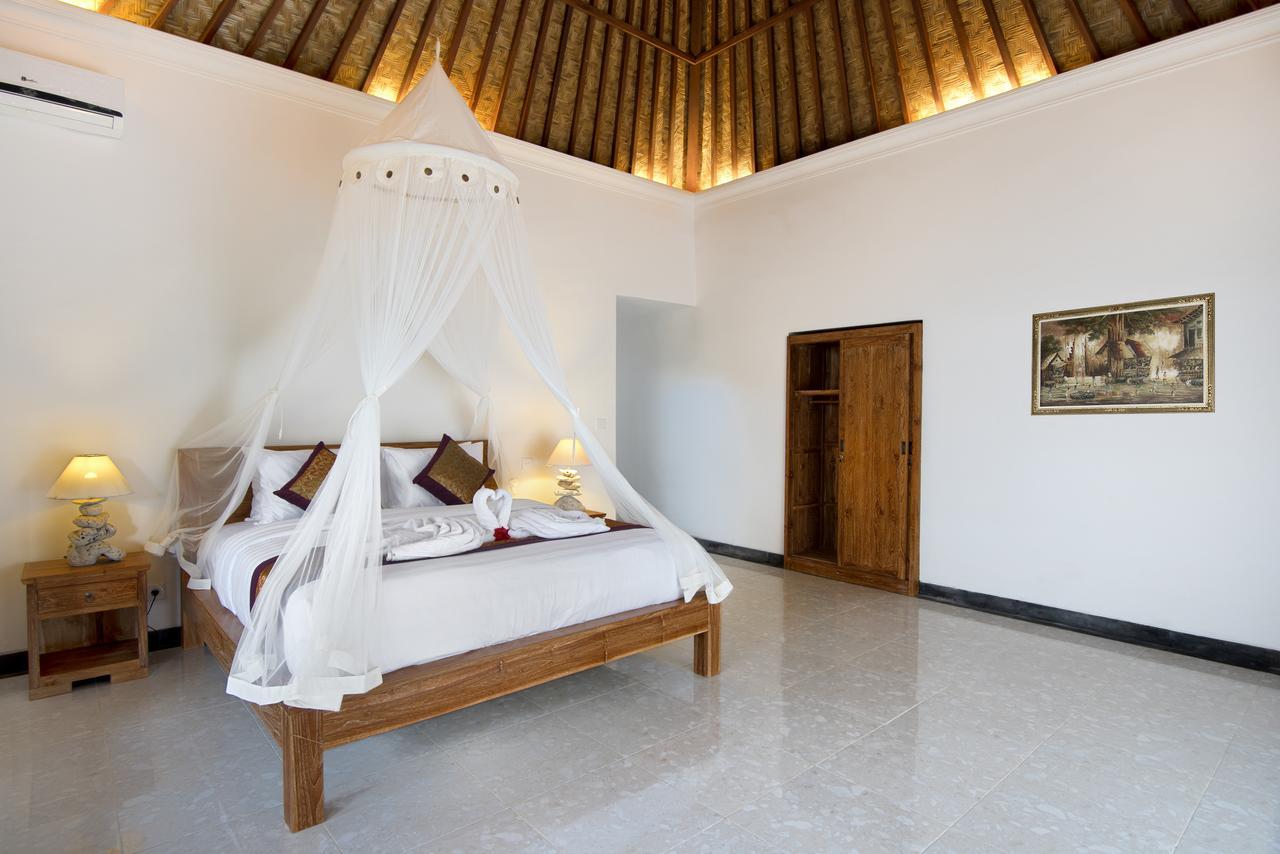 Hotel Santosha & 3*