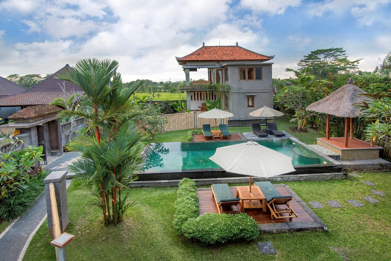 Hotel Santosha &
