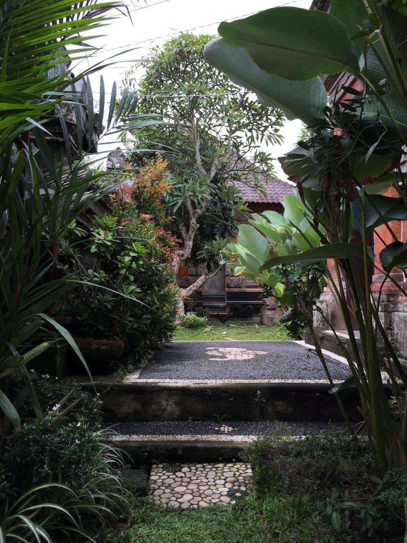 Uma Dewi