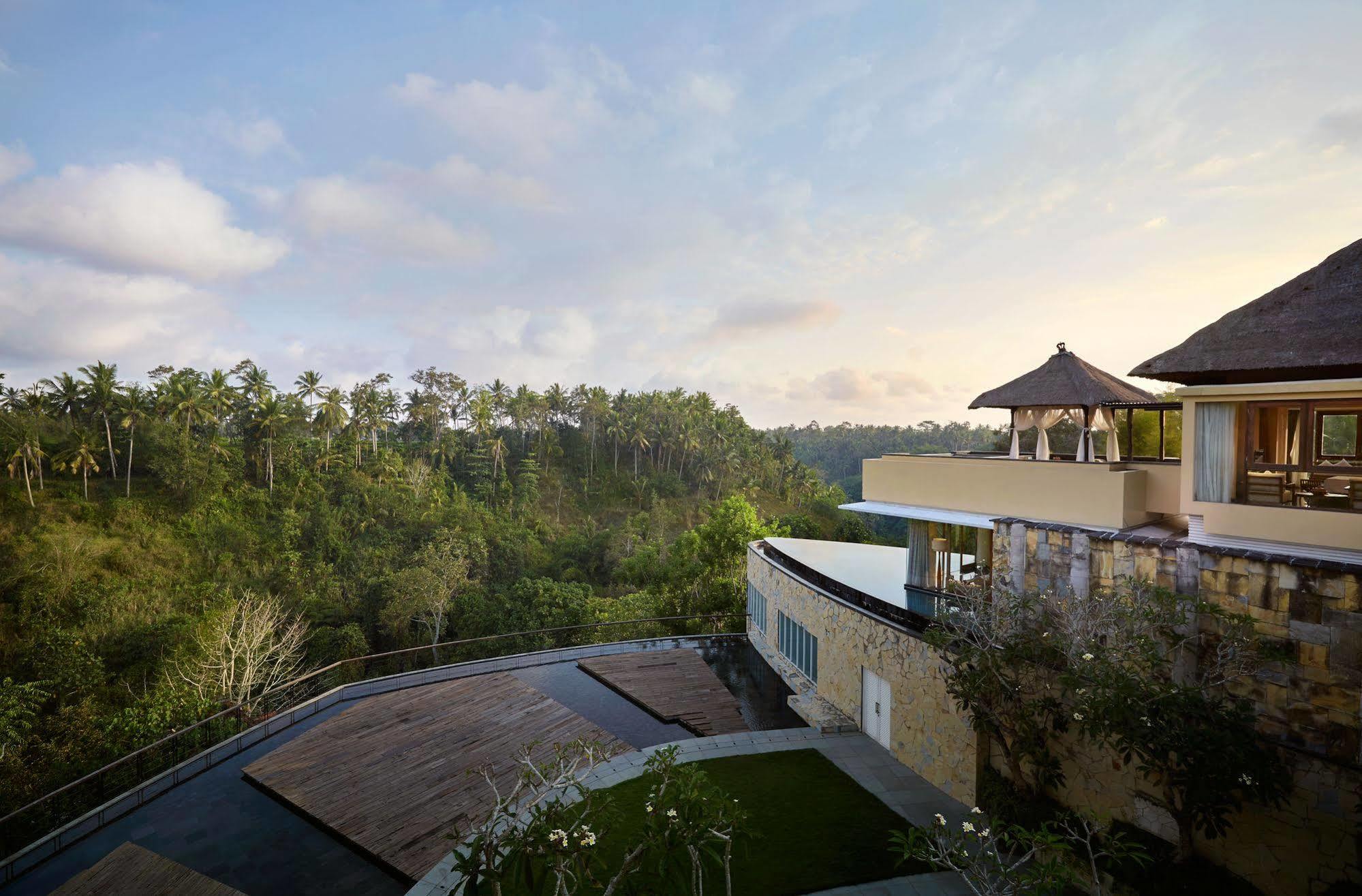 Kamandalu Resort