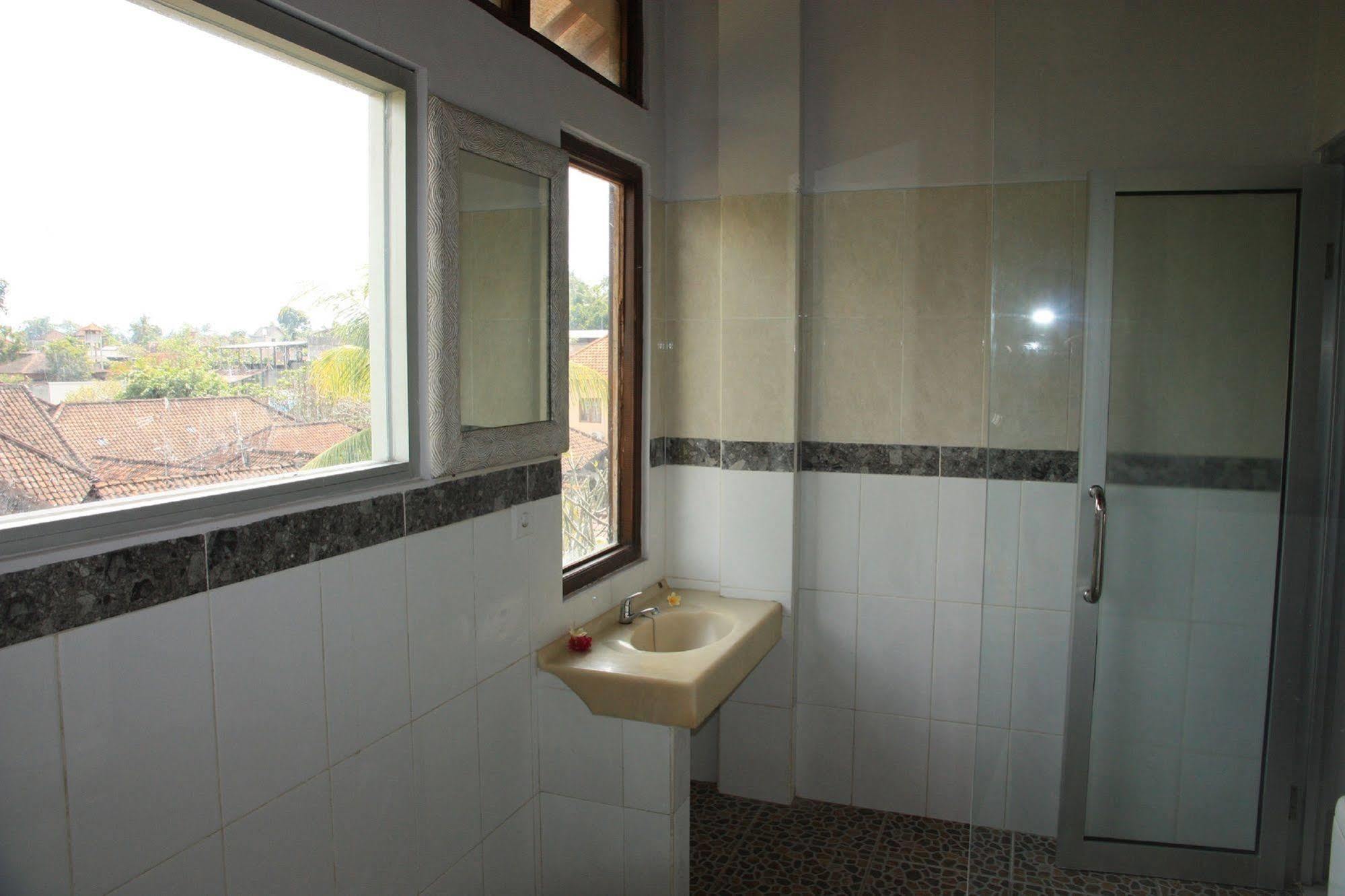 Oka Kartini Holiday park 2*