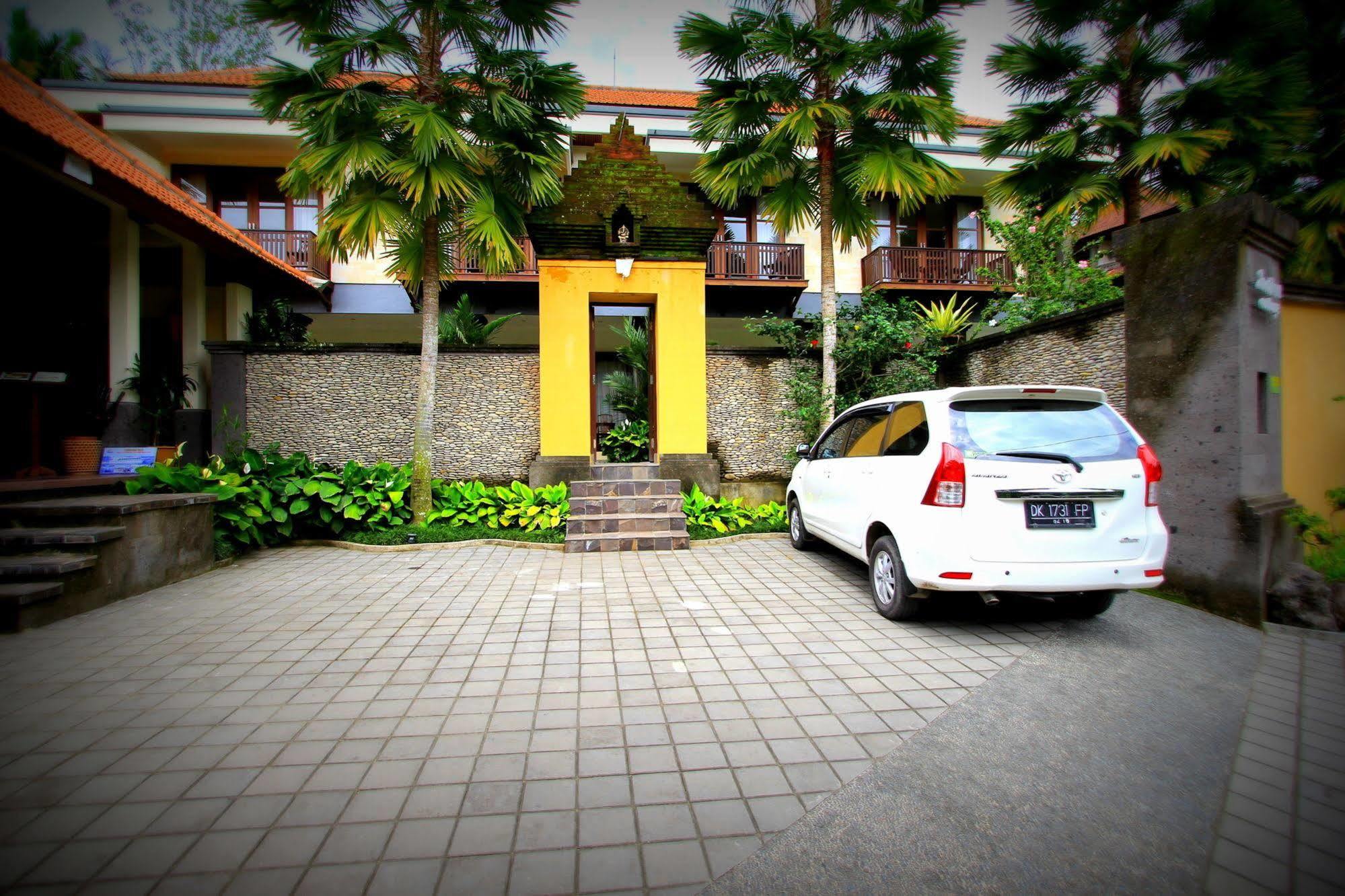 Hotel Indira