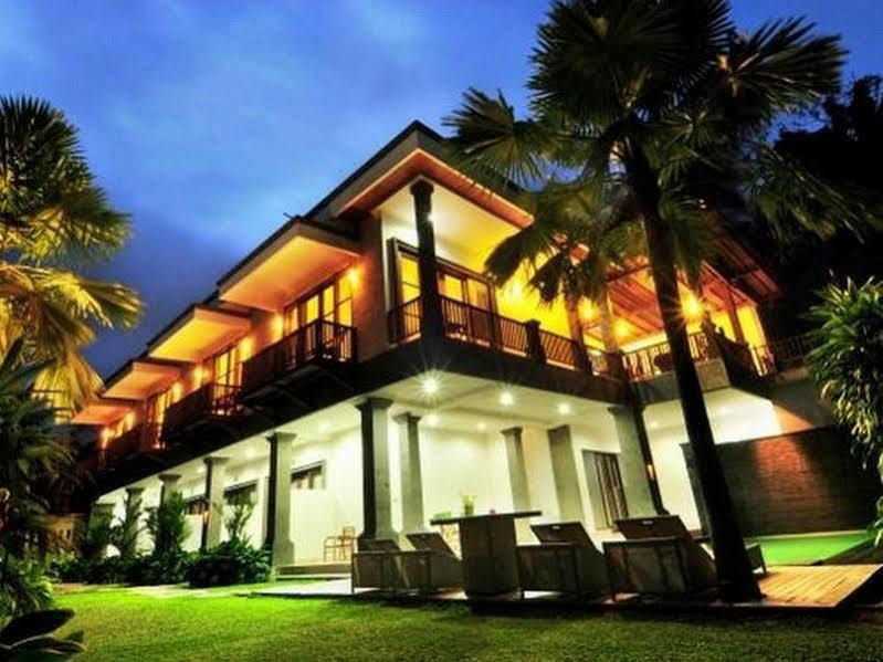 Indira Hotel 3*