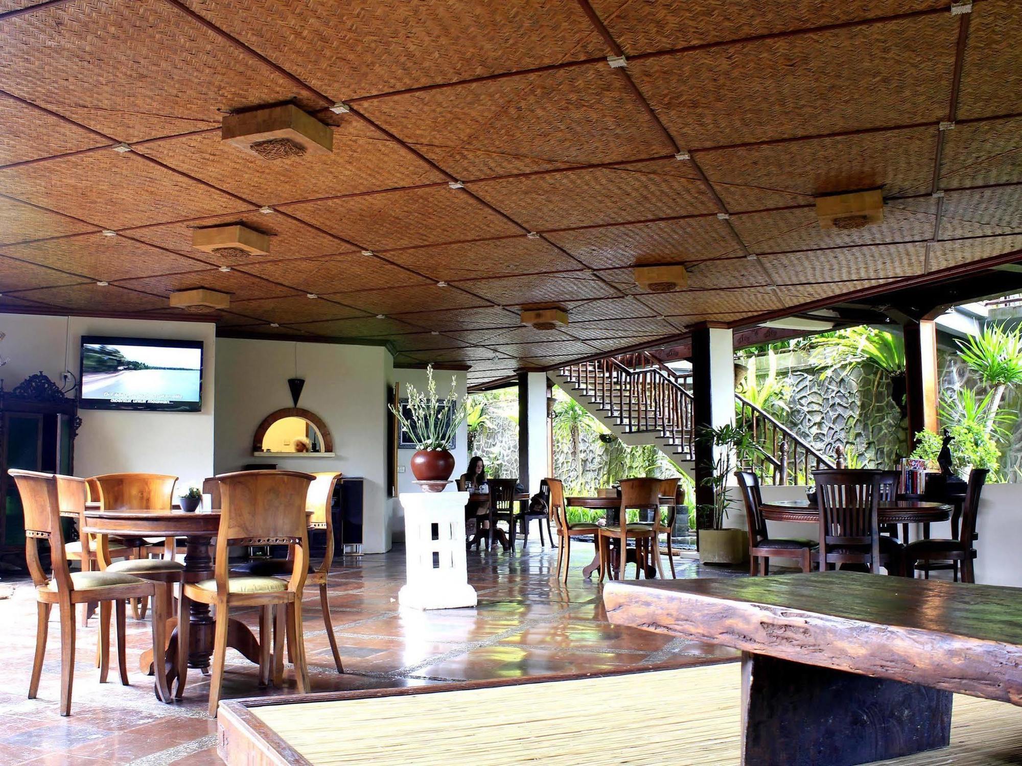 Junjungan And Ubud (Bali)