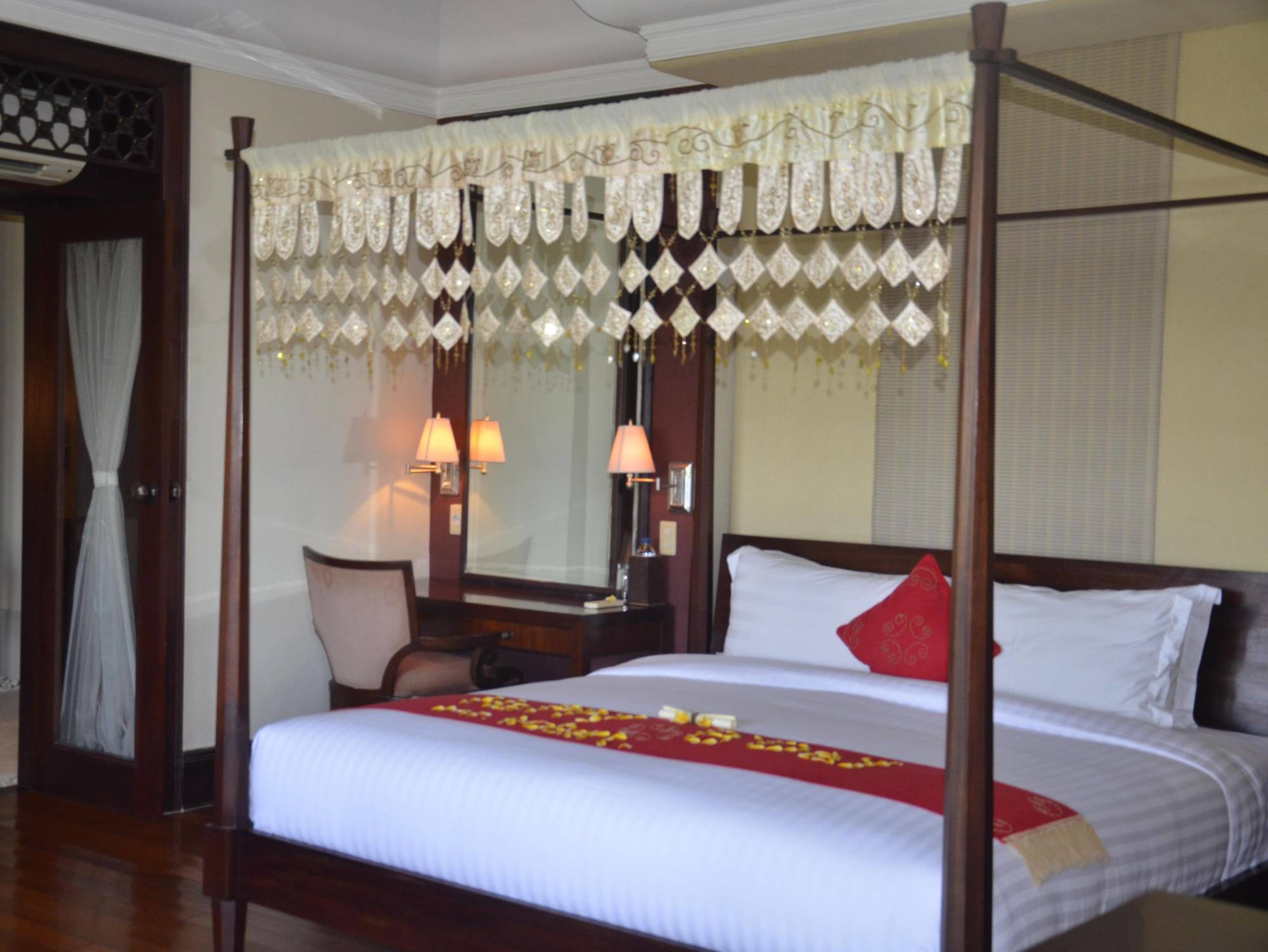 Anhera Hotel