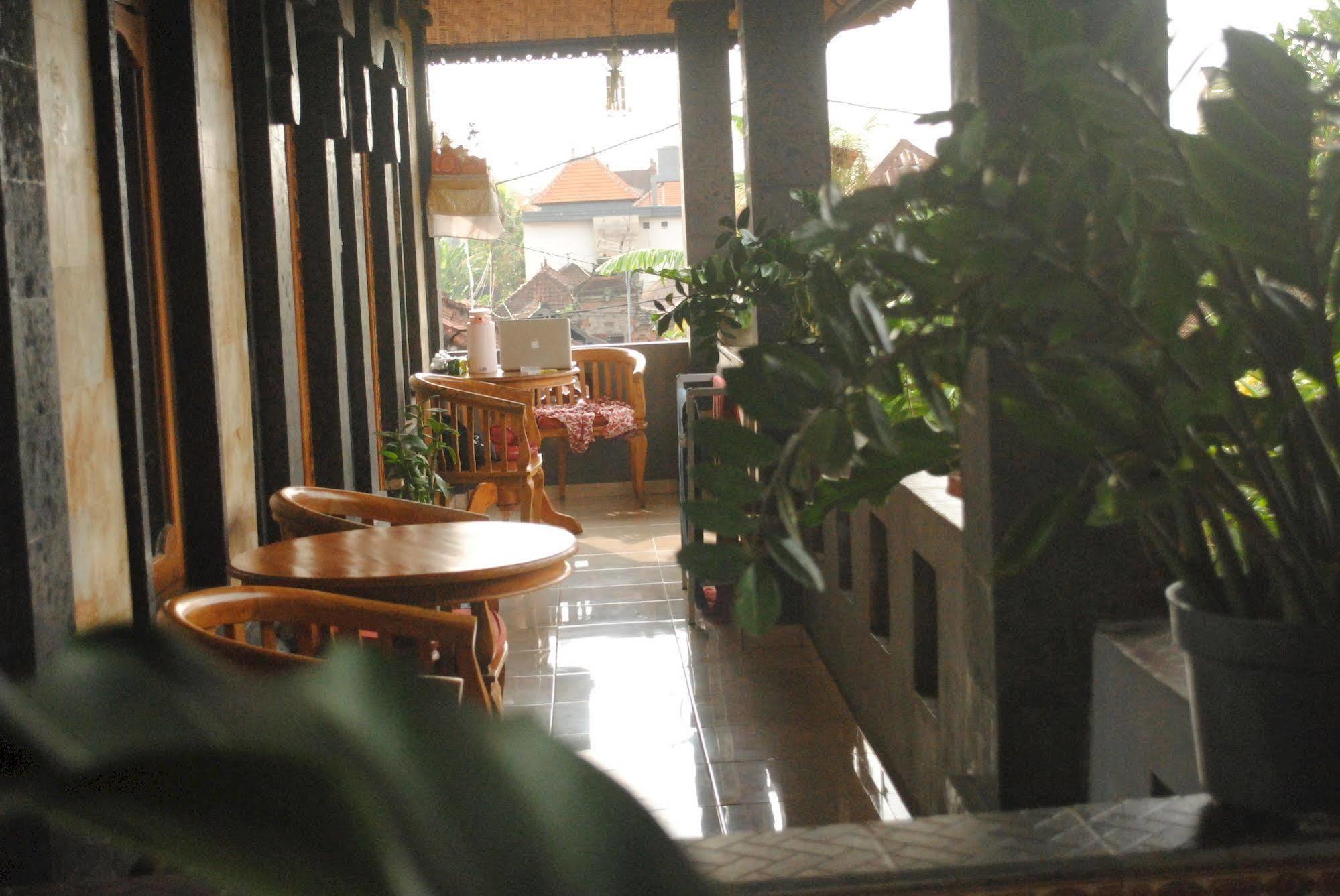 Jangkrik Homestay *
