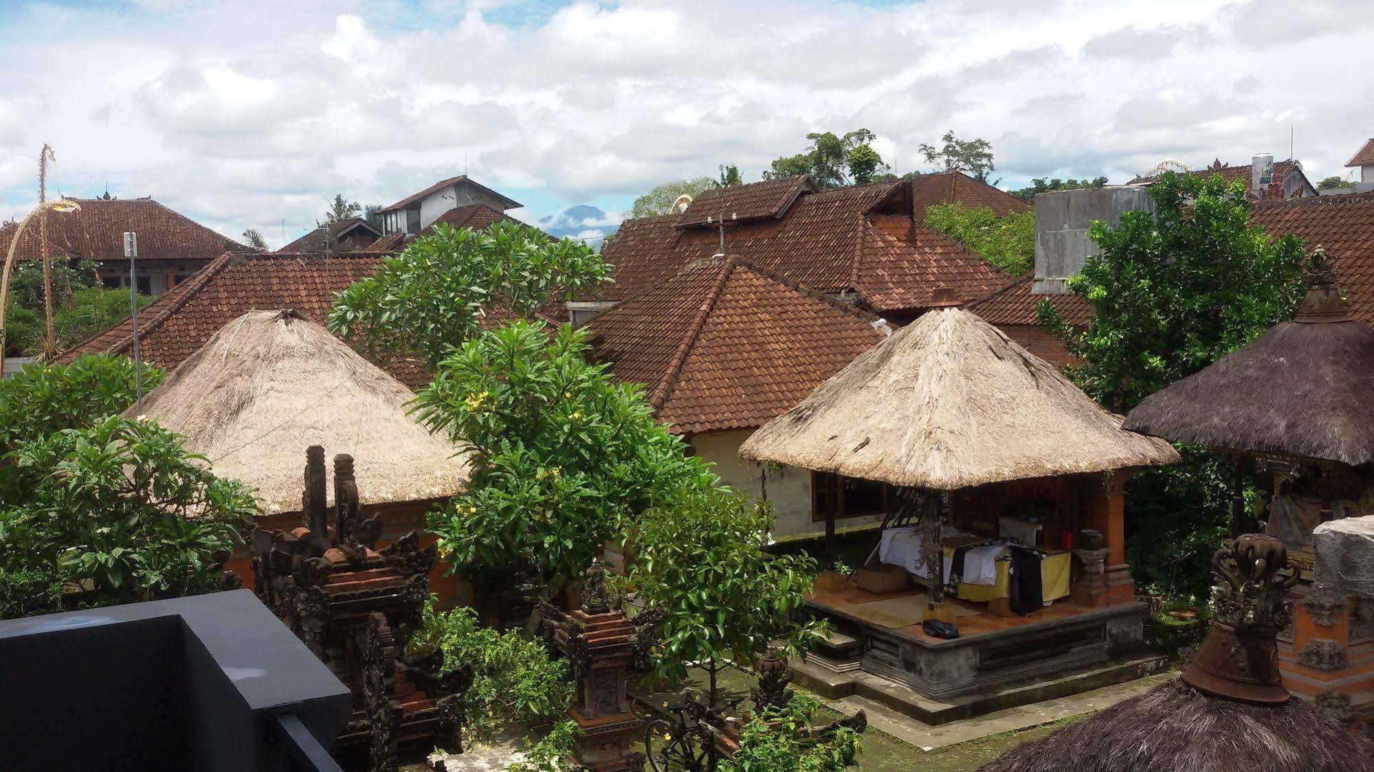 Nyoman Warta Accommodation Hotel *