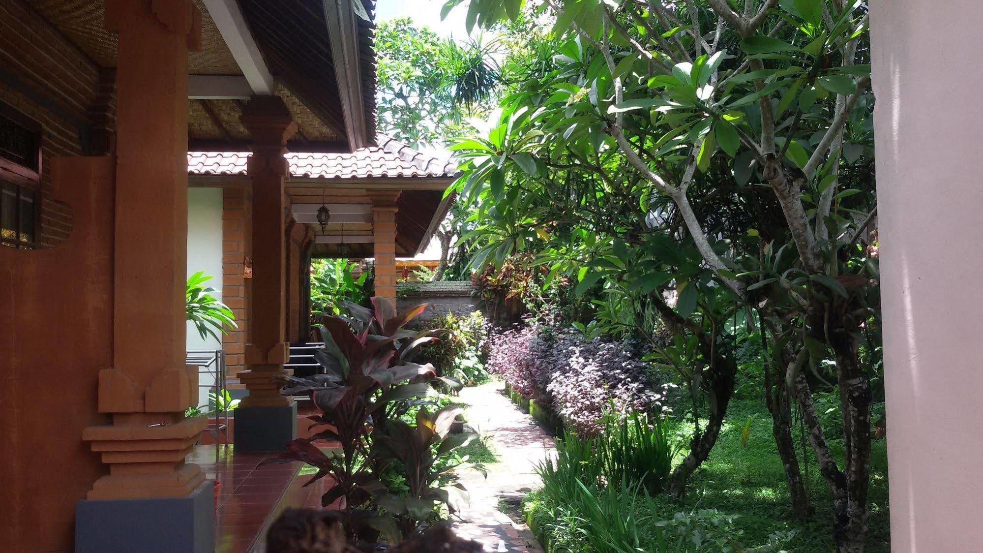 Hotel Nyoman Warta Accommodation