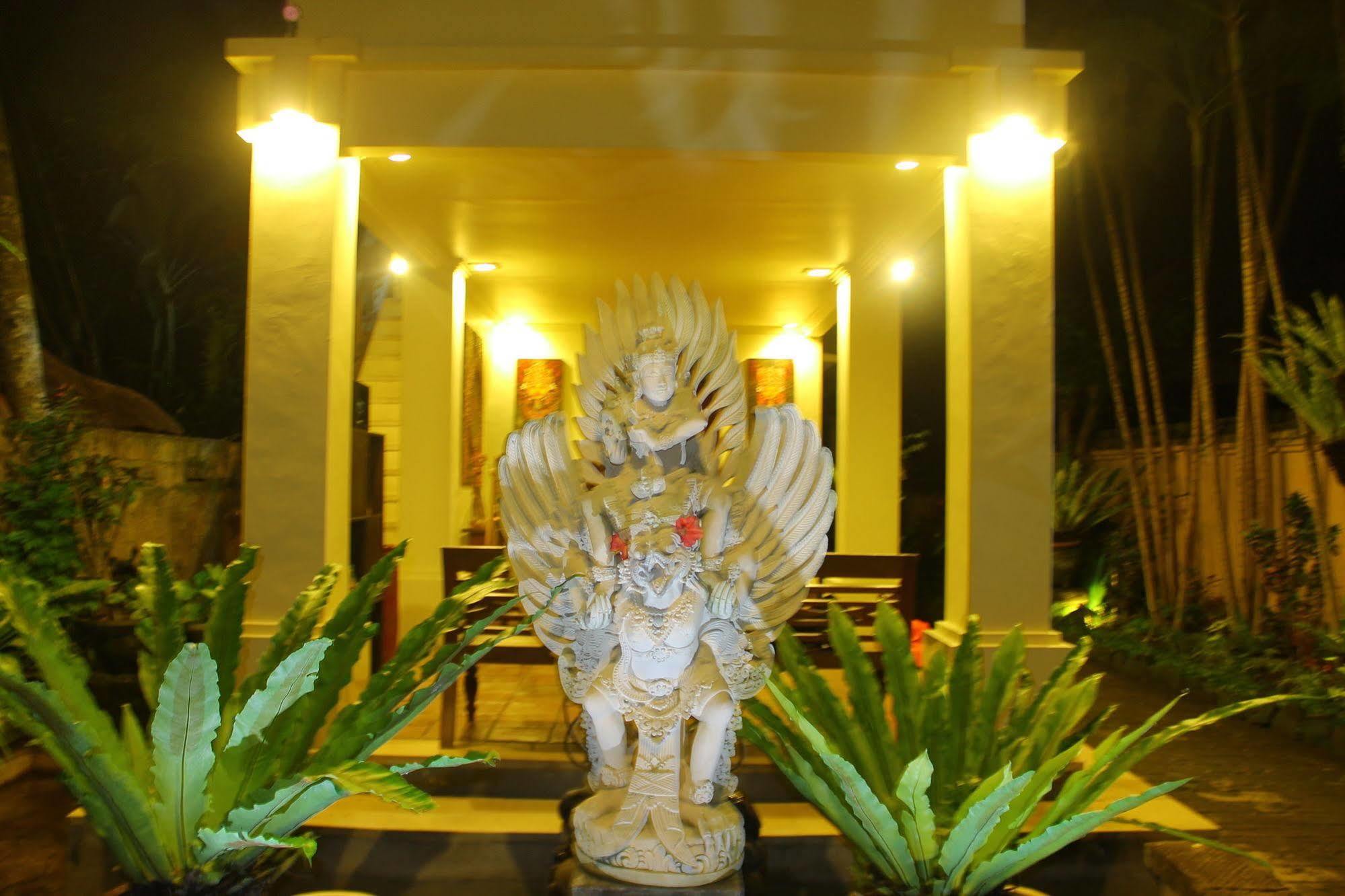Gayatri Bed & Breakfast