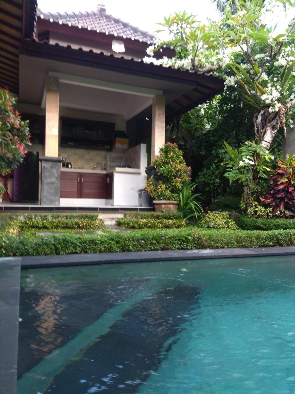 Rona Villa *