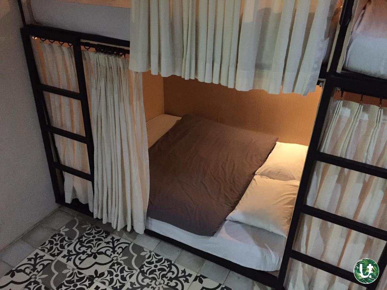 Tropical Hostel *