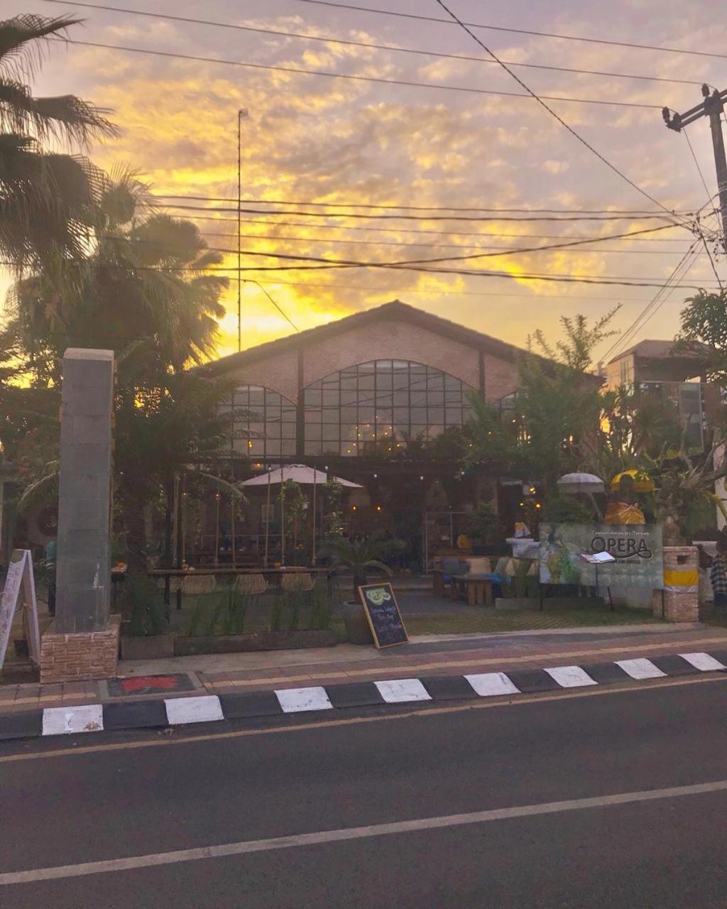 The Grand Sunti Hotel
