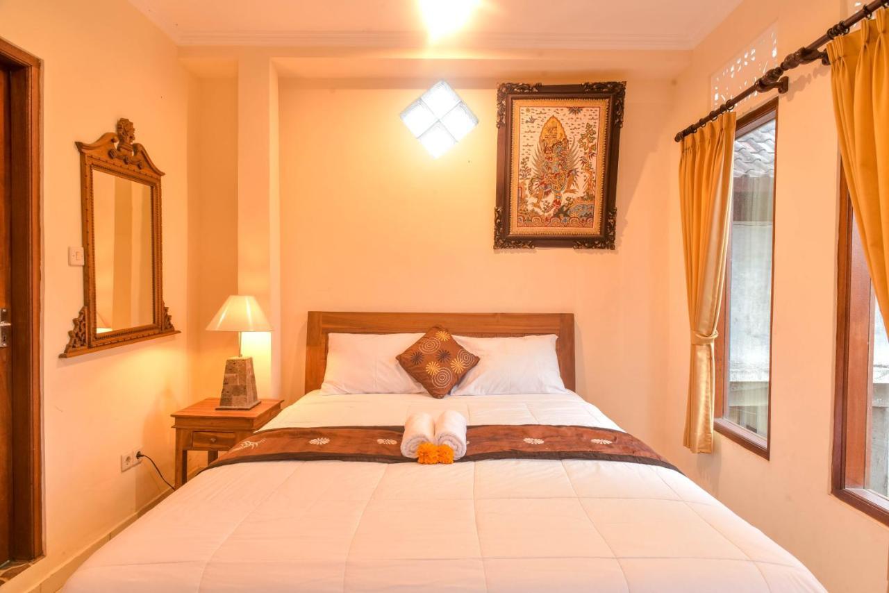 Gasthuis Kamar Suci House
