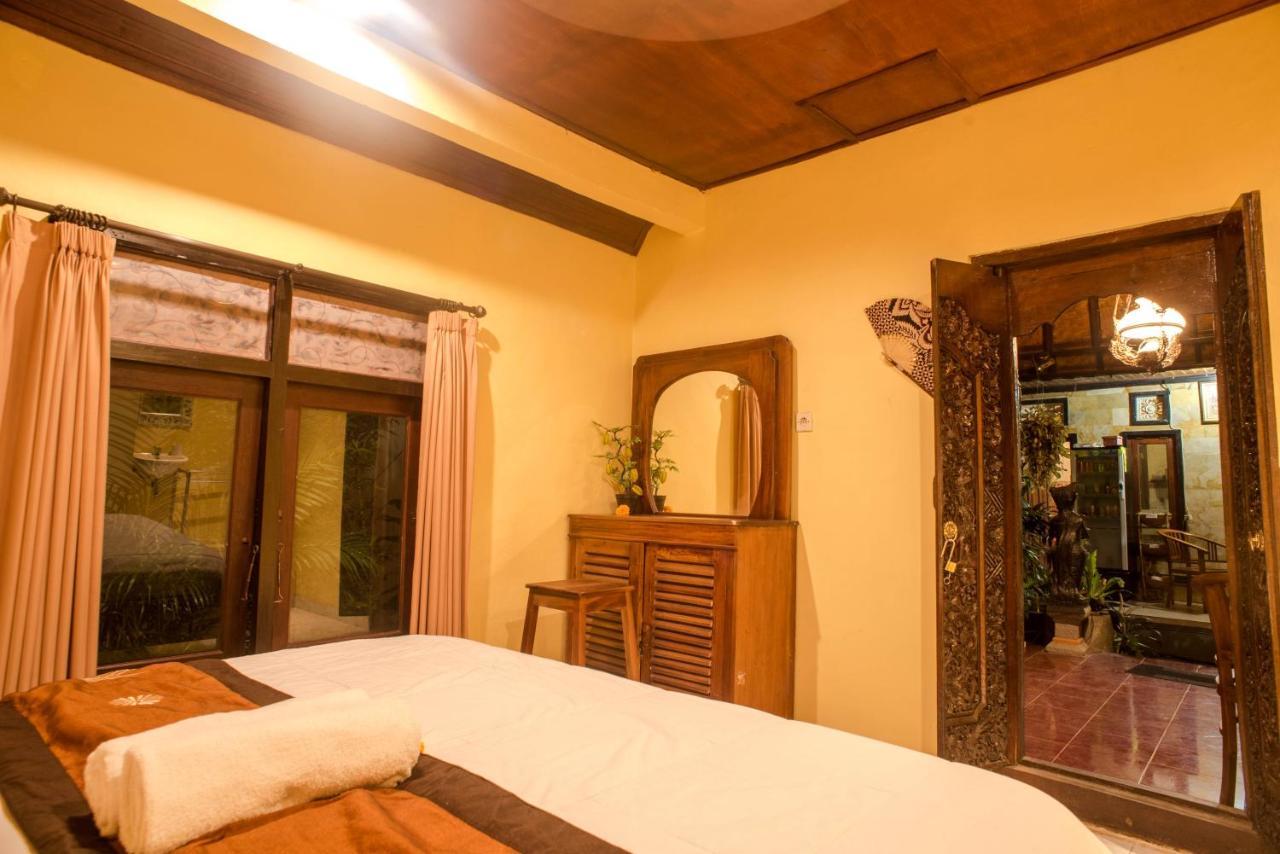 Kamar Suci House