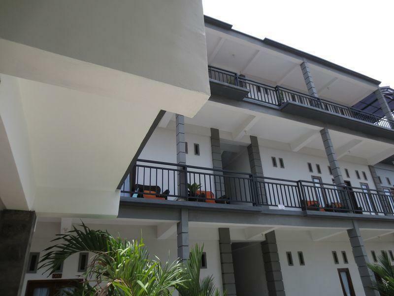 Wisma tamu Aya Redpartner 3*