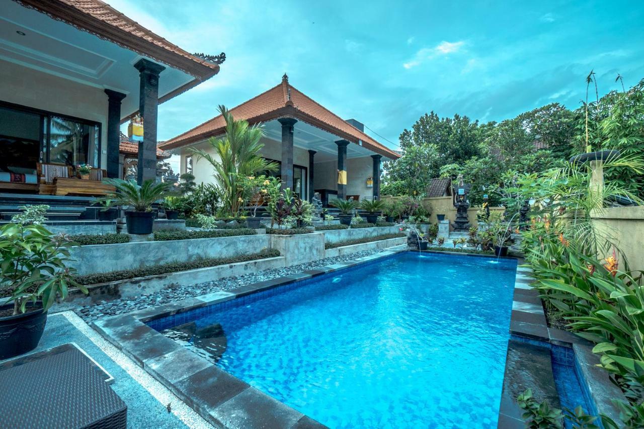 Putri Sari