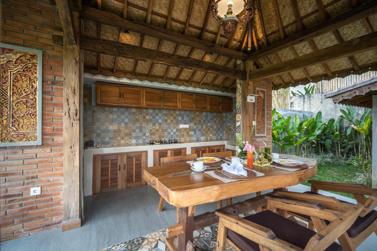 Nanang Antique Villa