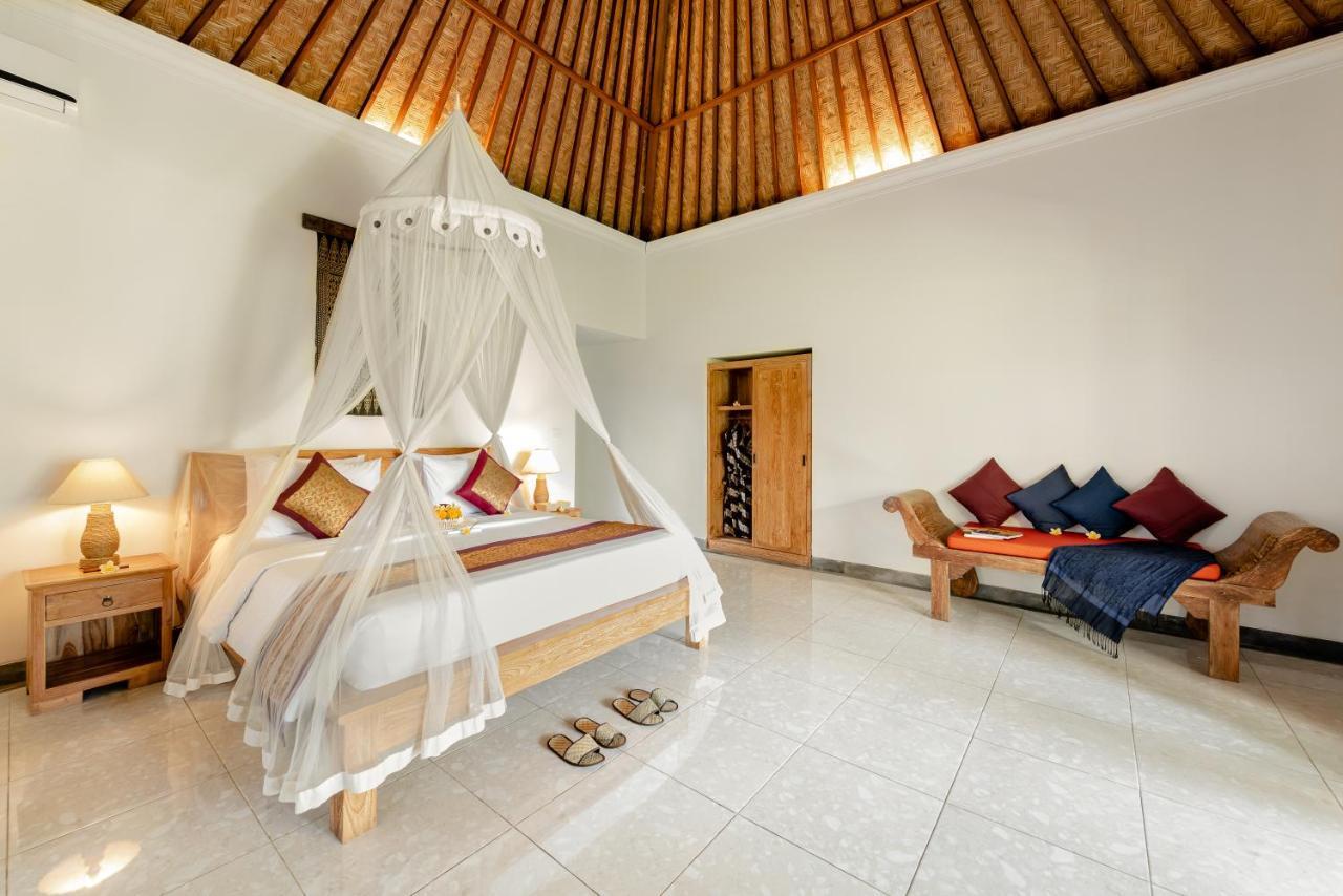 Hotel Santosha &