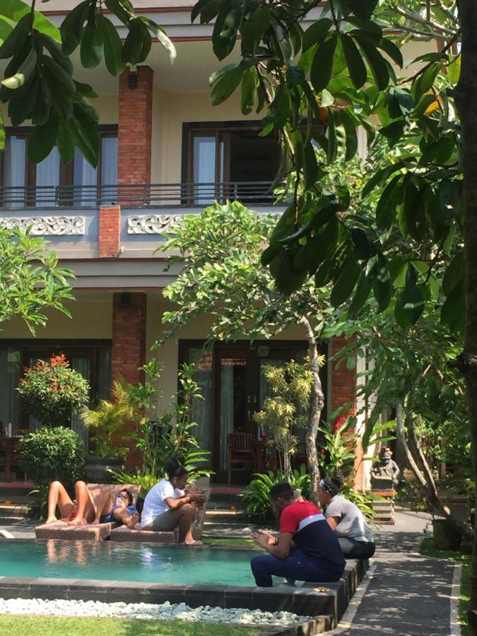 Umah Dangin Guest house *