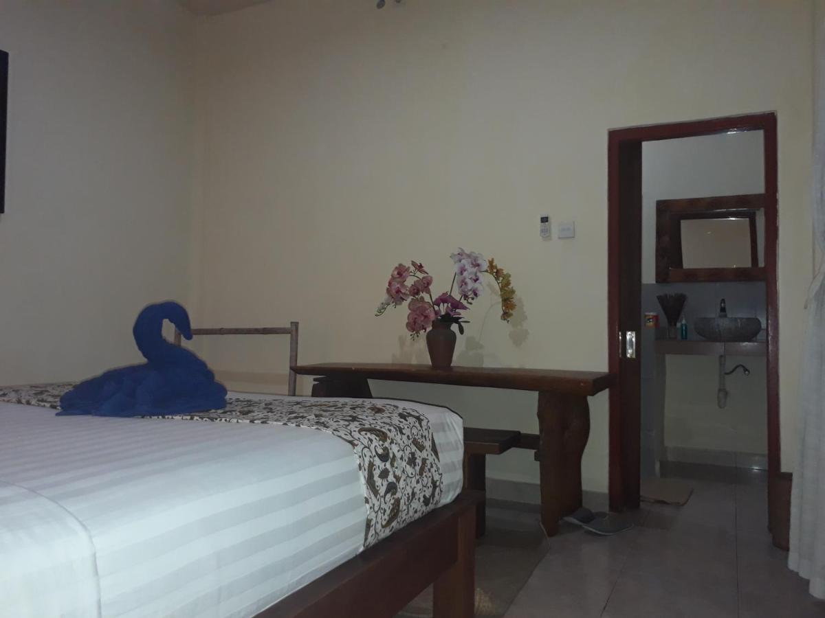 Wisma tamu Adi House