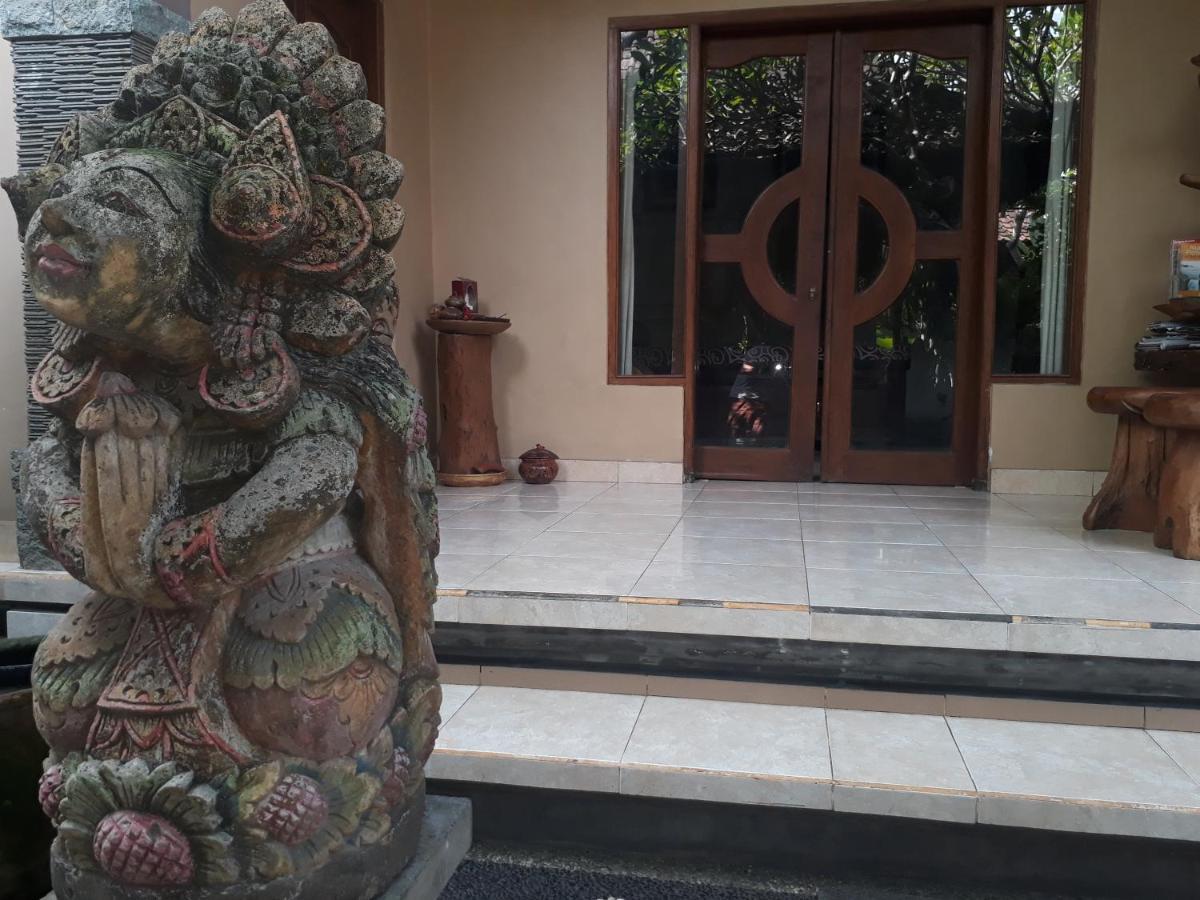 Adi House Guest house *