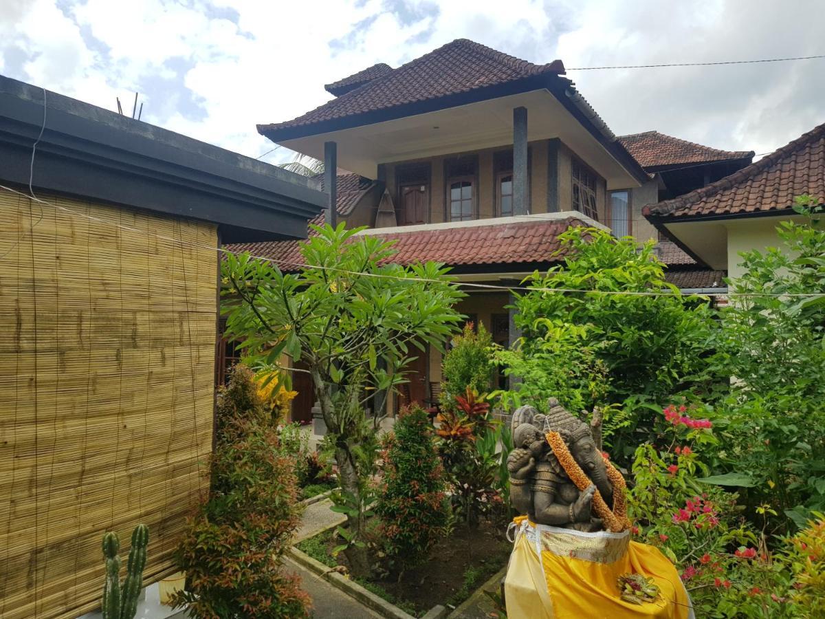 Pondok Gusti Homestay Redpartner *