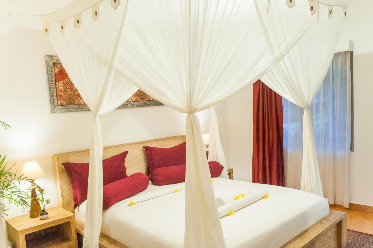 B Saya Hotel
