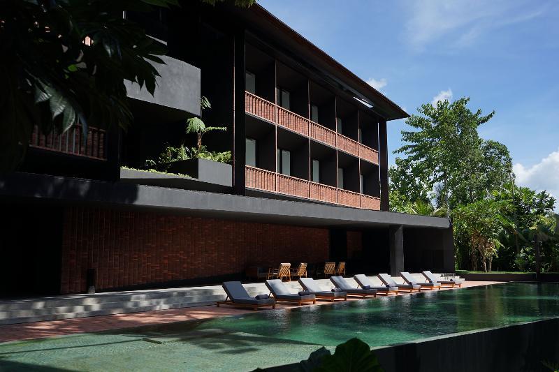 Titik Dua Hotel