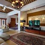 Villa Kembar
