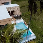 Woywoy Escape Samu (Adults Only)