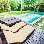 Warisan Villa By Supala