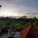 Beautiful 3 Bedroom Jungle View