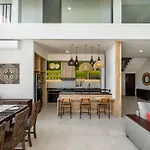 Villa Cakra - 4 Bedroom Luxury Villa With Infinity Pool And Paddy Field View Ubud